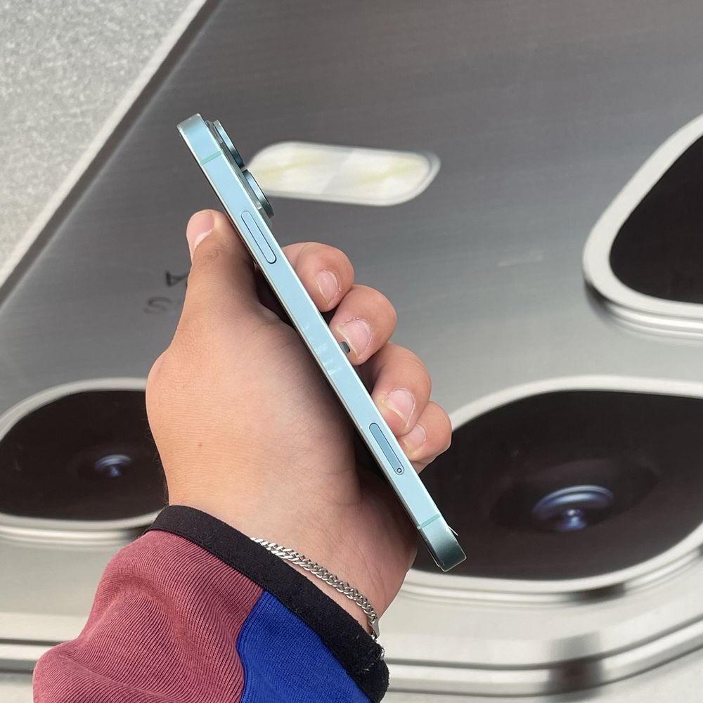 Iphone Xr 16 qlingan 128gb srochno sotiladi