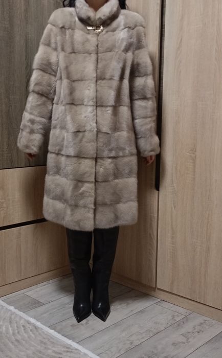 Продам норковую шубу и шубу астраган, новые сапоги 39р