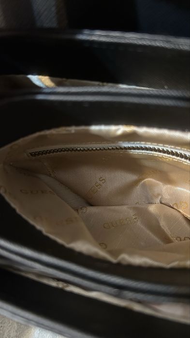 Geanta Guess, noua