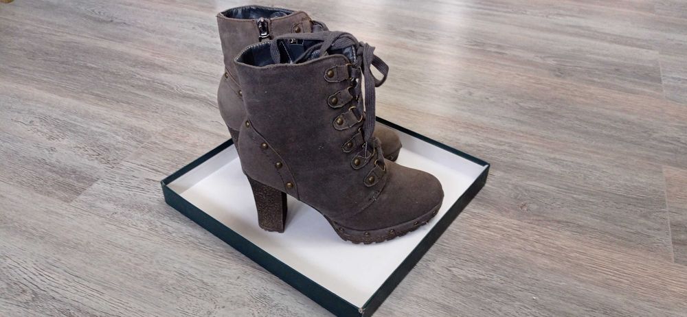 37 р-р кроссовки, сандалии, ботильоны