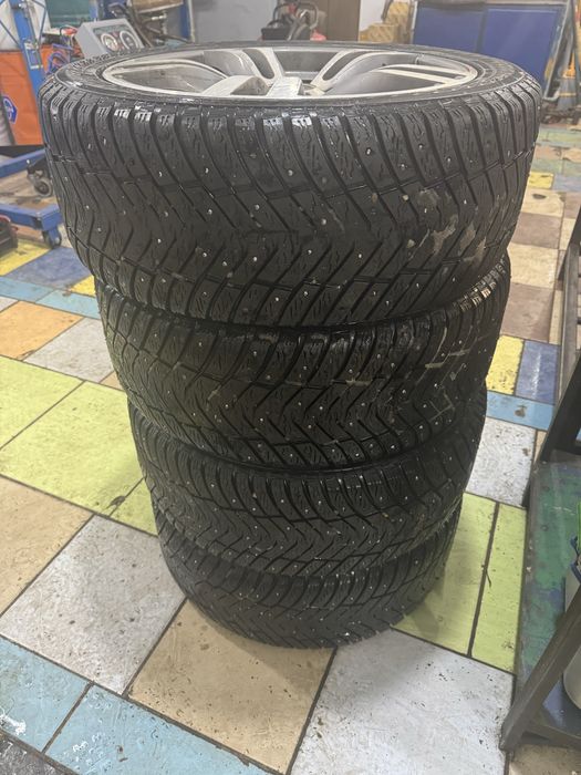 Шипованная резина Yokohama 235/45 r17
