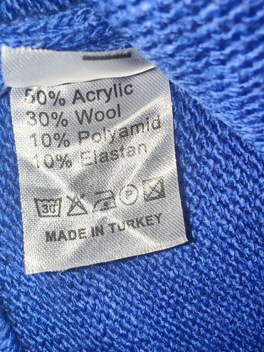 Trening mărimea S-M, din tricot stare foarte bună, de culoare albastra