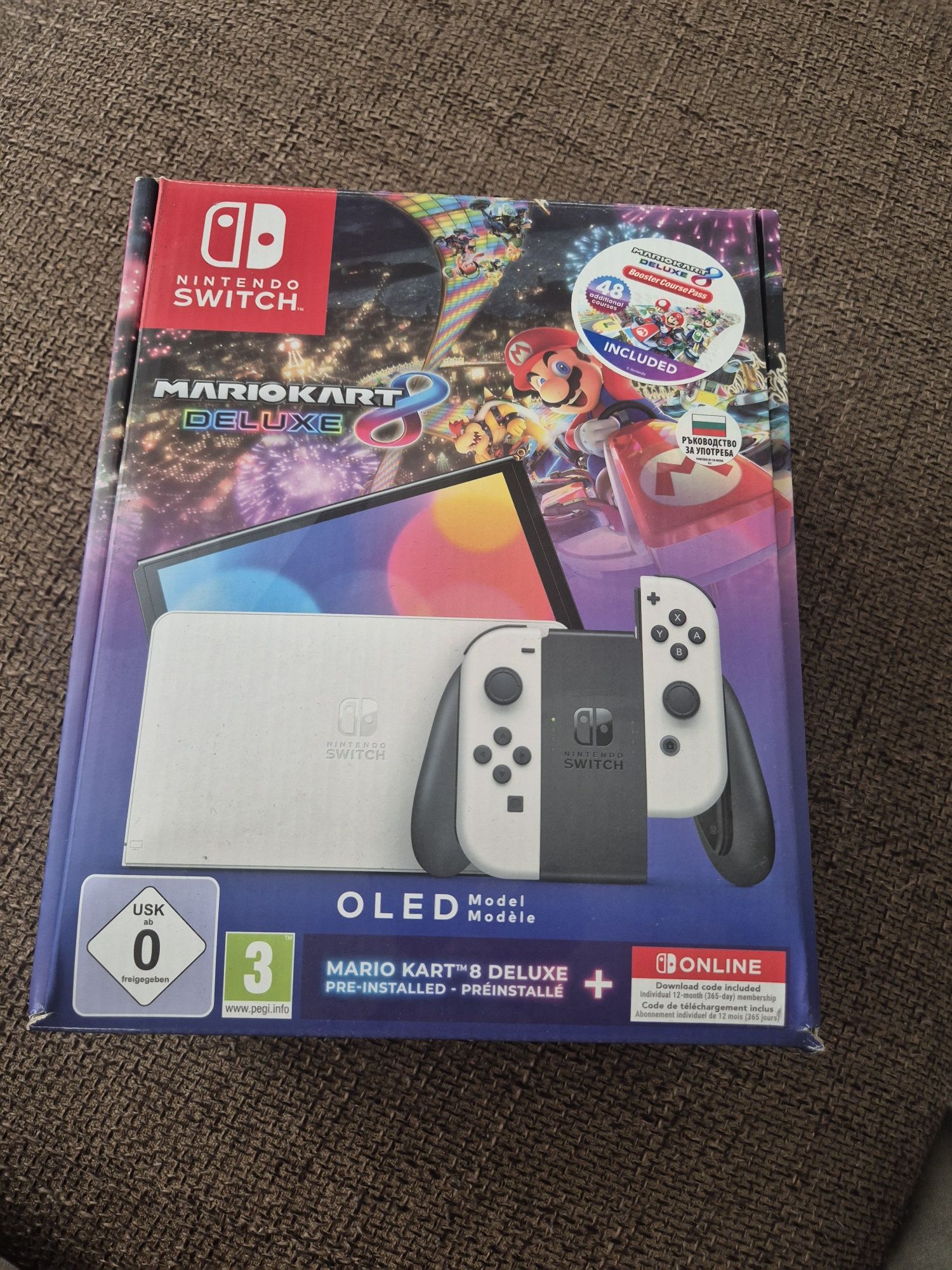 Nintendo Switch бял