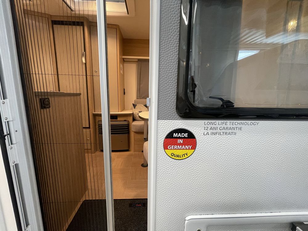 Ofertă/Rulota Lmc Sassino 390k/ noua/ 12 ani garantie/ premium/ 4 pers