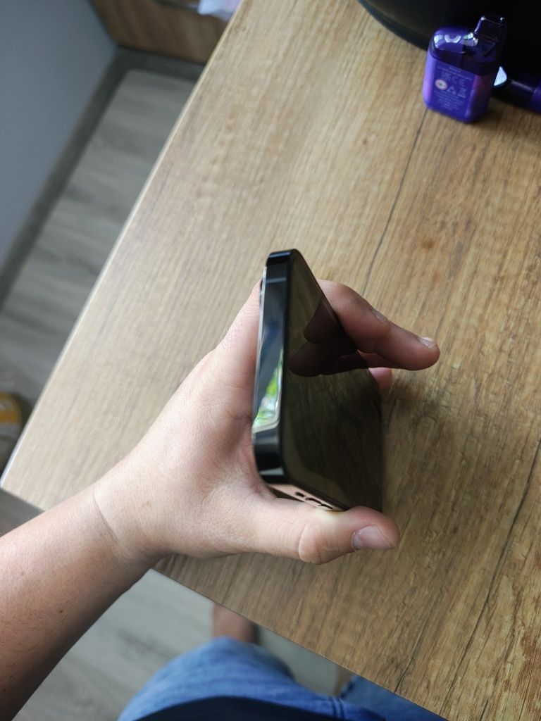 Продавам Iphone 14 pro 256 GB