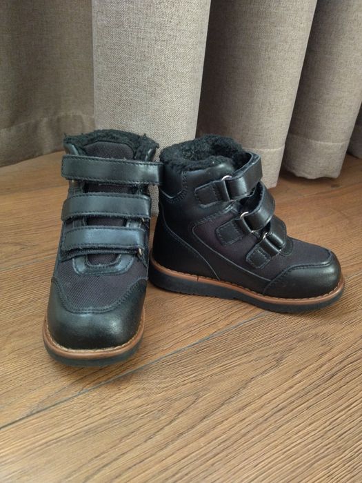 Продам НОВЫЕ детские кожаные зимние ботинки на мальчика