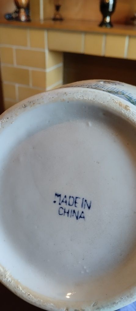 Продам напольную вазу, б/у.