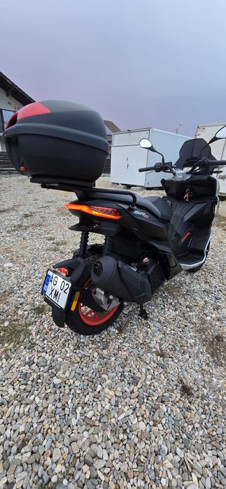 Aprillia SR GT 200