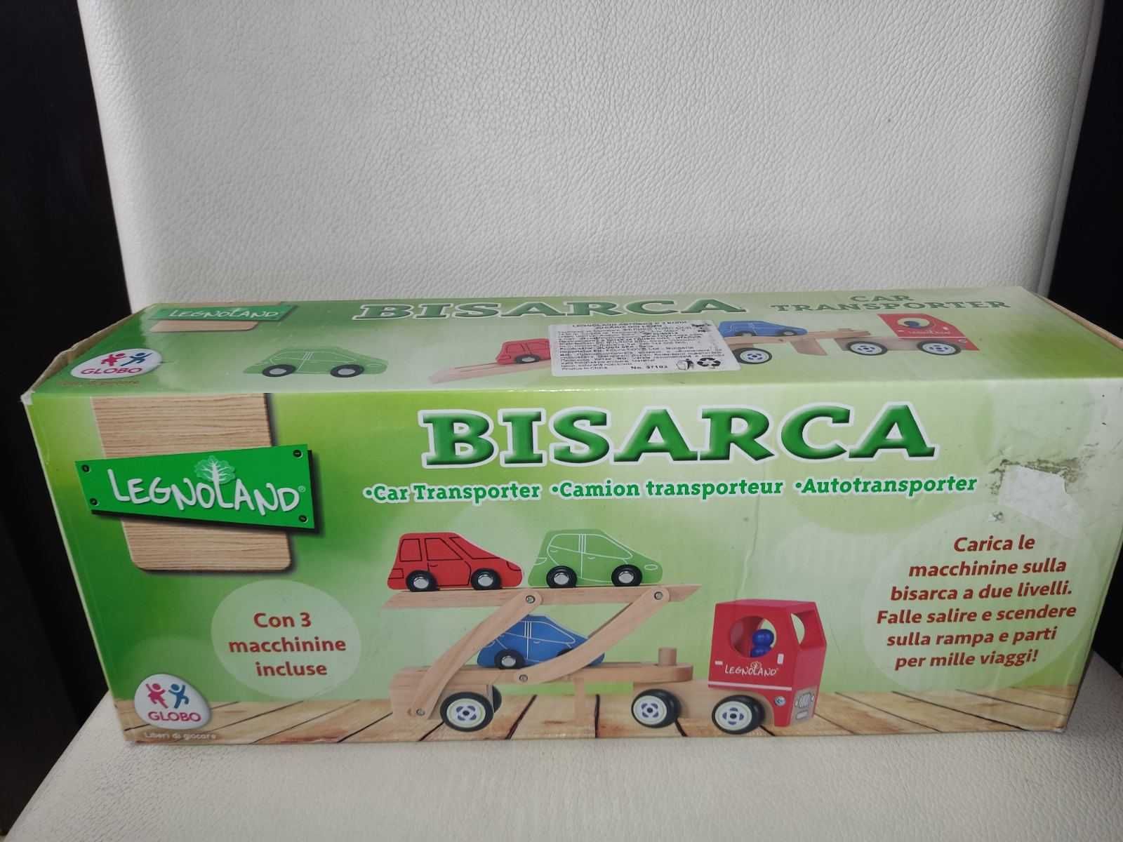 Две дървени играчки