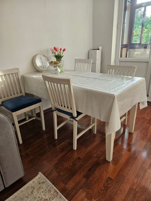 Стол раздвижной из чистого дерева со стульями