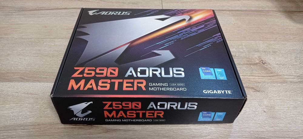 Plăci de bază defecte ( pentru  piese ) + Cutii pt. placi de baza