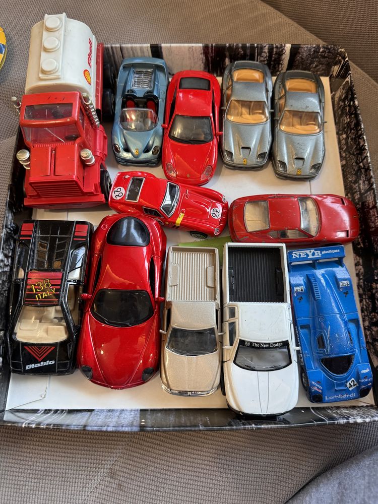 Колички умален мащаб diecast matchbox hot wheels maisto bburago