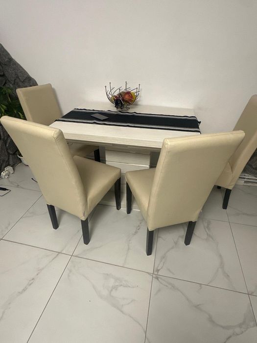 Set masa extensibila  +4  scaune