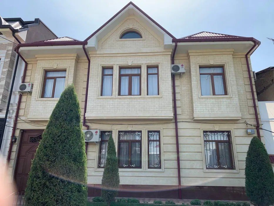 Срочно Продаётся Евродом махаля Домбрабад, 3.5 соток, 7 ком, 6 с/узлов