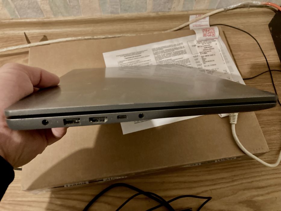 Лаптоп Lenovo IdeaPad Slim 3 Оставаща Гаранция до 2026 г