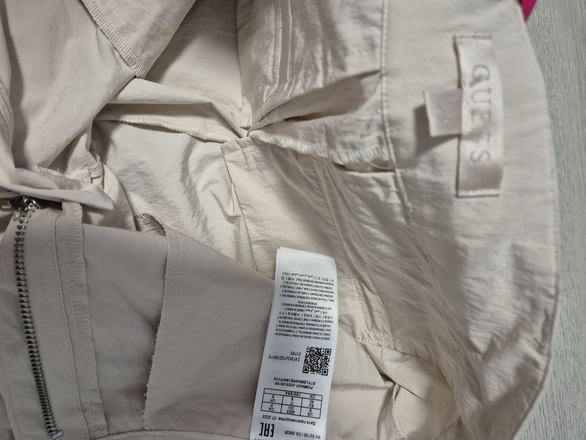 pantaloni Guess noi