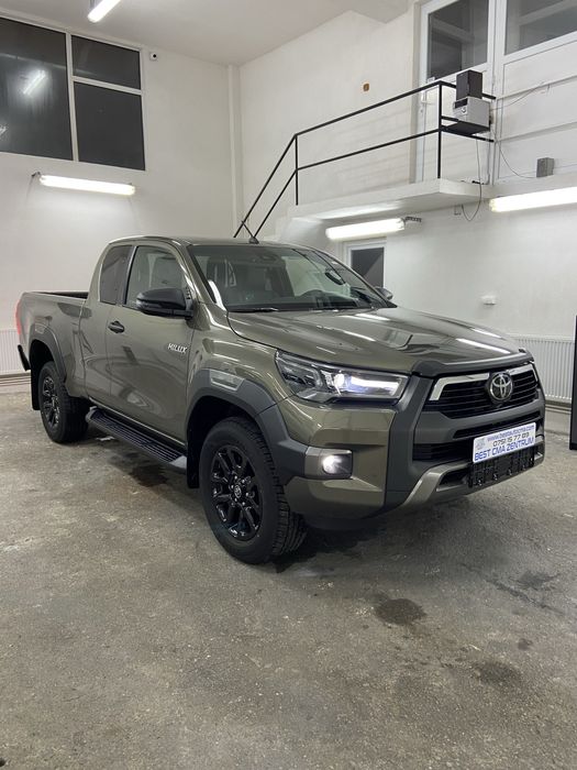 Toyota Hilux Extra Cab Invincible 2.8D 4WD Automata Pret cu TVA inclus