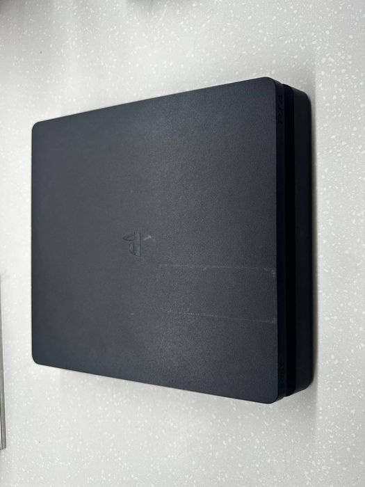 Playstation 4 slim