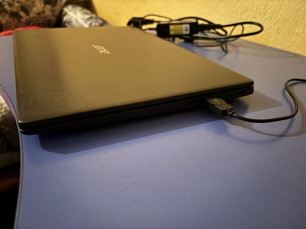 Acer Aspire 3 + мишка и зарядно