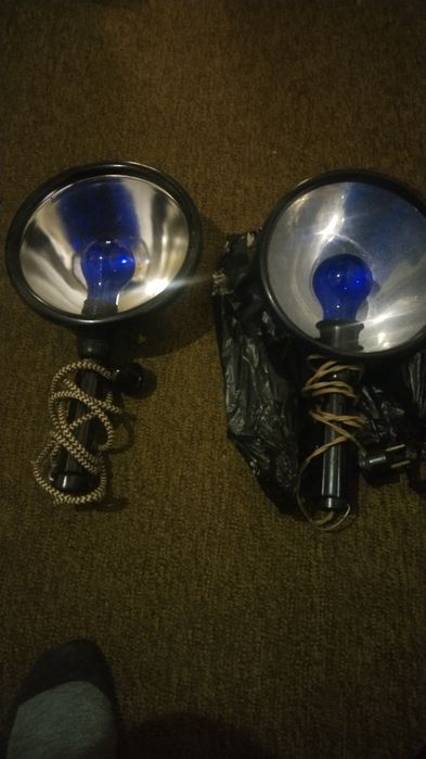 Синяя лампа,рефлектор.