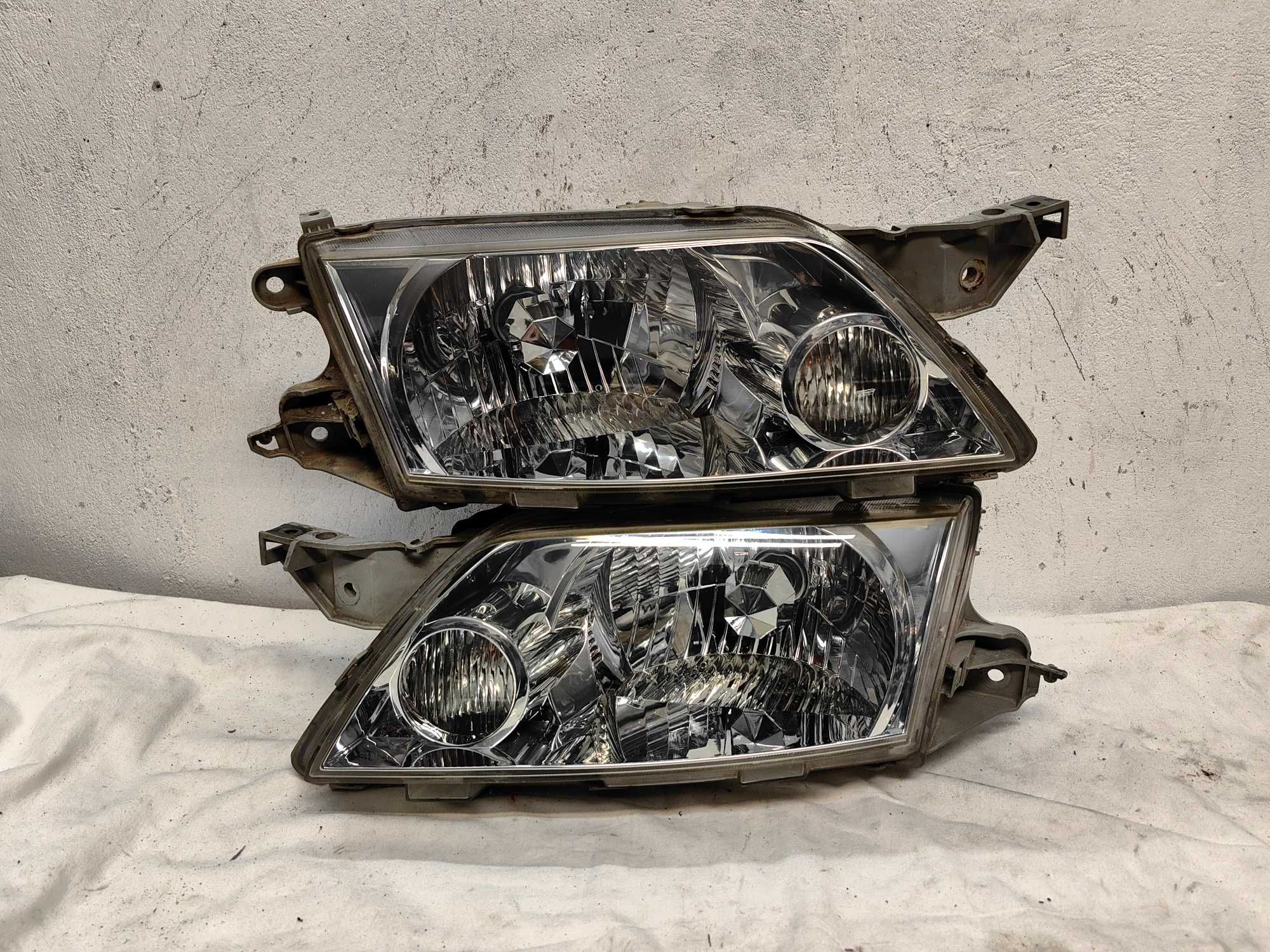 Оригинални  фарове  Мазда  Mazda Premacy
