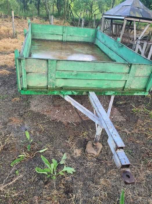 Trailer axa dubla pentru tractor stare buna   lungime 3m latime 2m