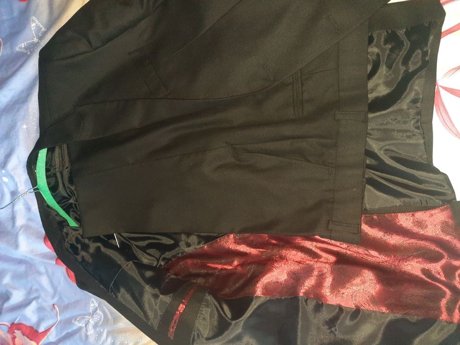 Costum barbatesc cadou 2 camasi!