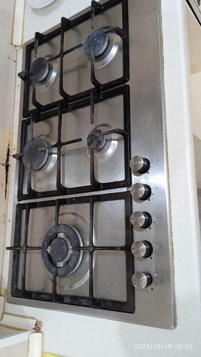 Газ, варочная поверхность, вытяжка,