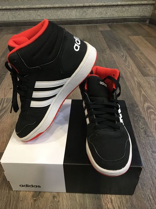 Оригинални кецове Adidas