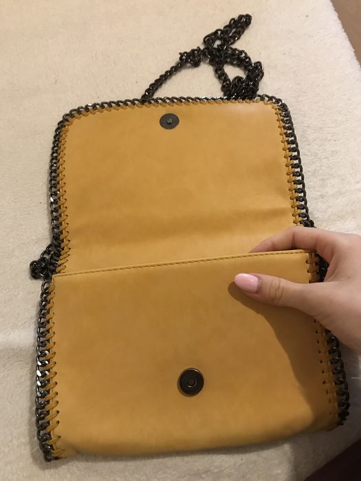Жълта чанта-естествена кожа