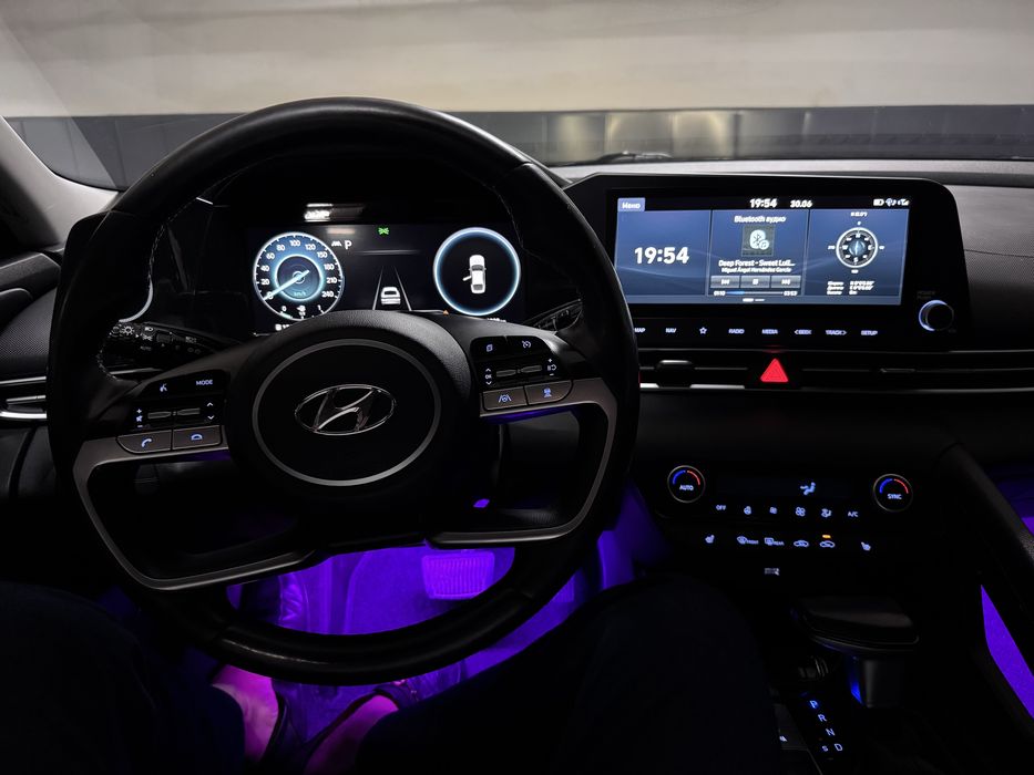Hyundai Elantra  2.0L FULL