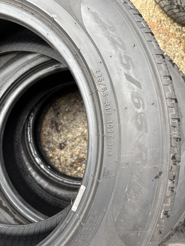 2 броя зимни гуми 225/65/17 Pirelli