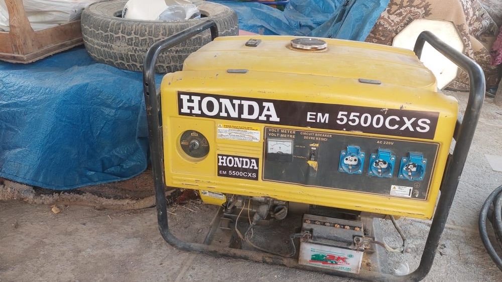 бензиновый электрогенератор Honda EM5500CXS