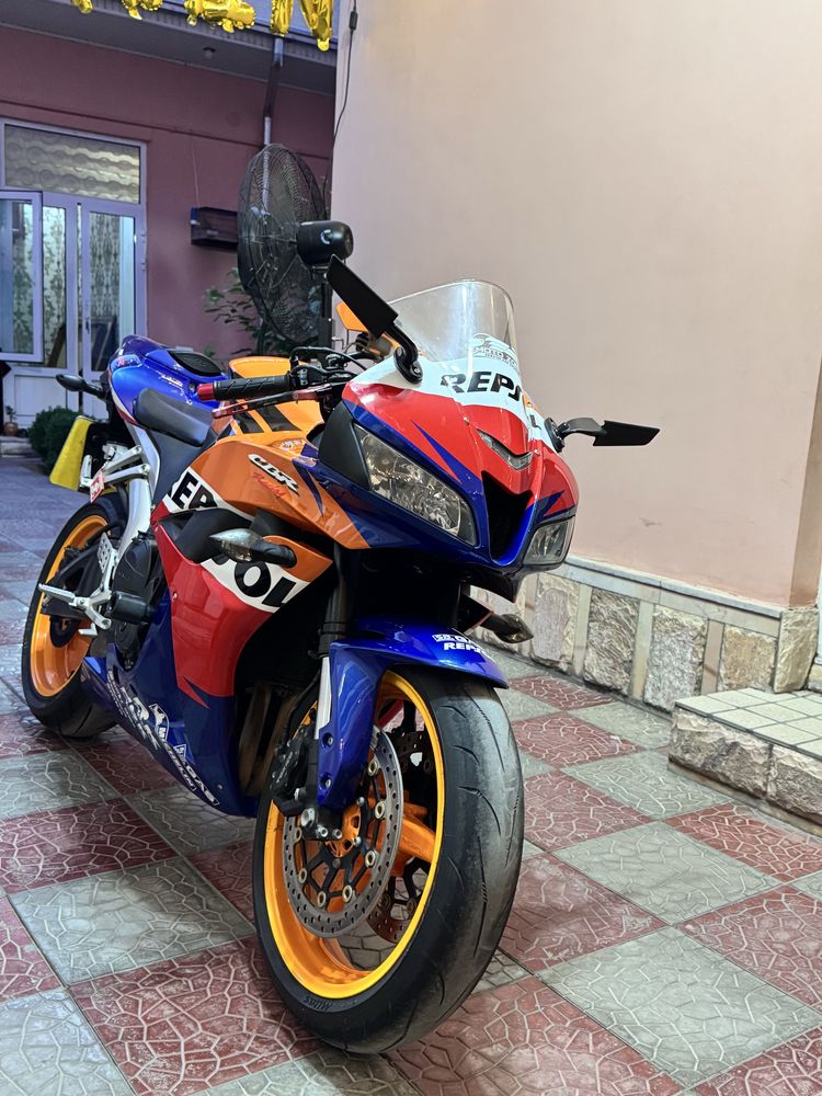 Honda cbr600rr repsol 10 min prabeg