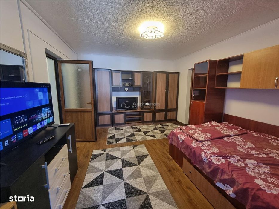 Garsoniera 40mp renovata si mobilata et1 langa Galic