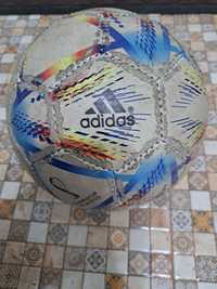 Футбольный мяч адидас