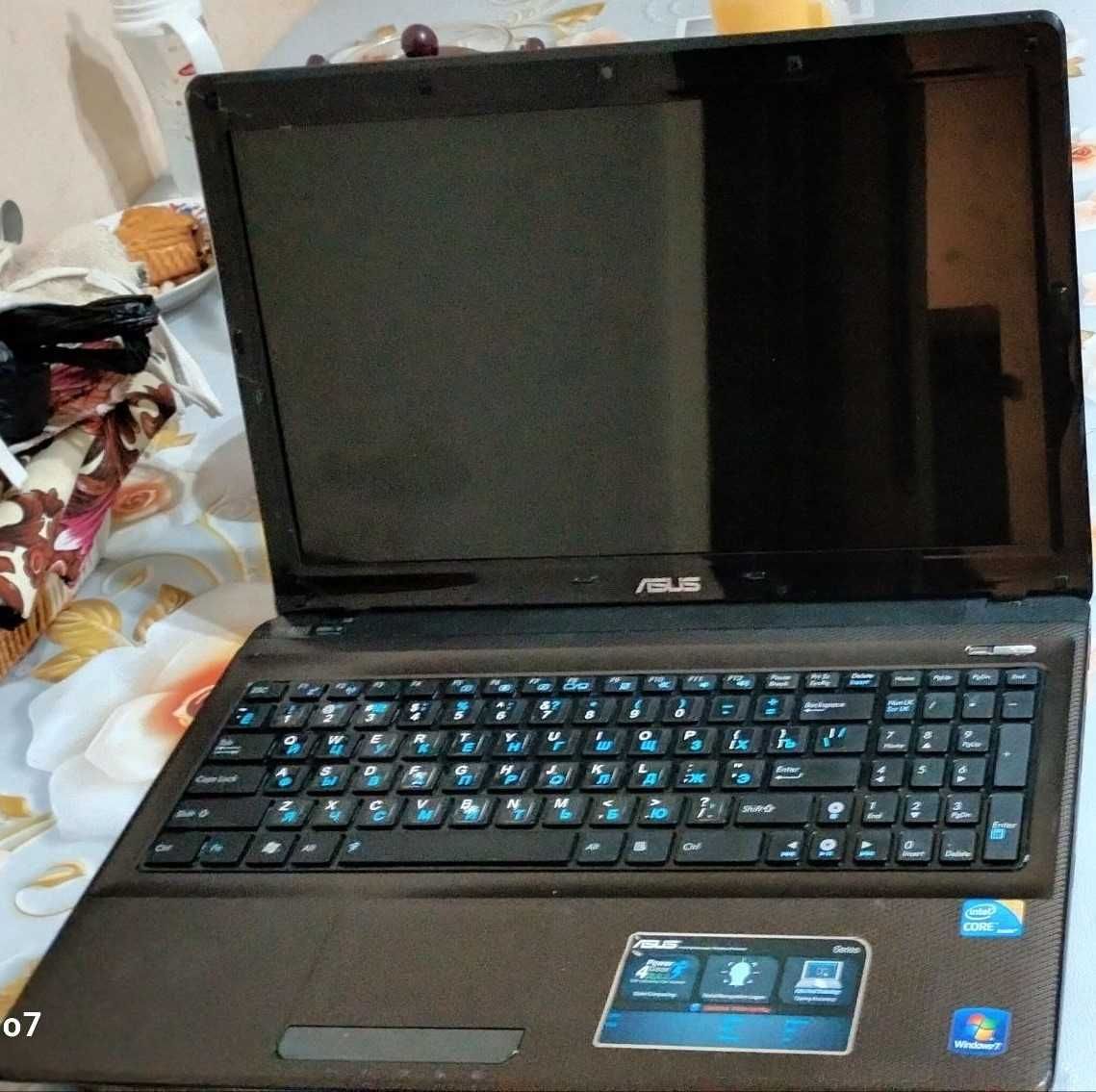 Noutbuk ASUS i 5 sotiladi