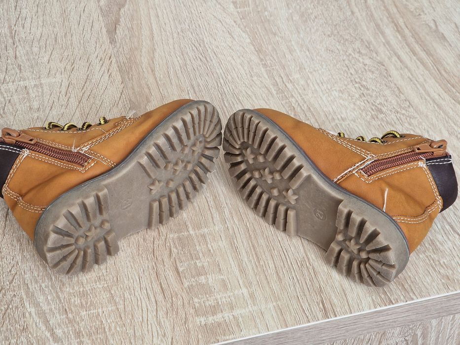 Ghete/bocanci Fila mărimea 21