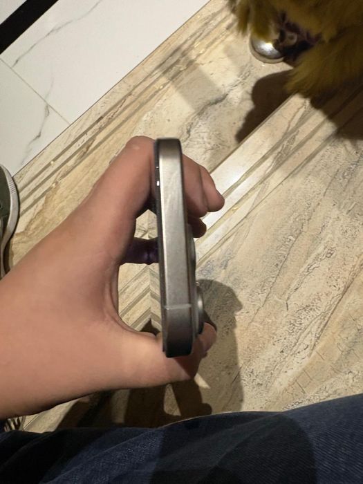 Vand iphone 16 pro baterie 100% si are garantie