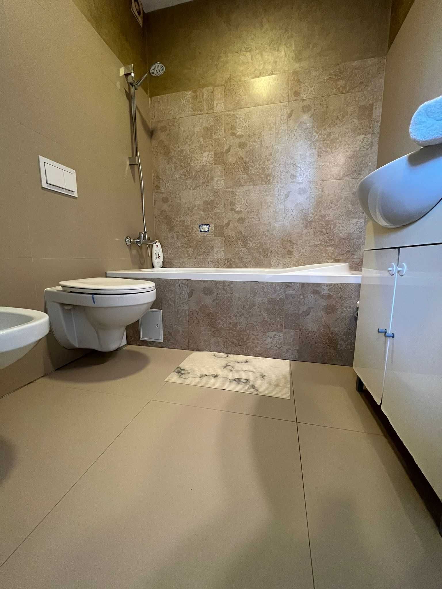 Cazare Pentru Muncitori In 2/4 Camere Regim Hotelier Mall,Torontalului