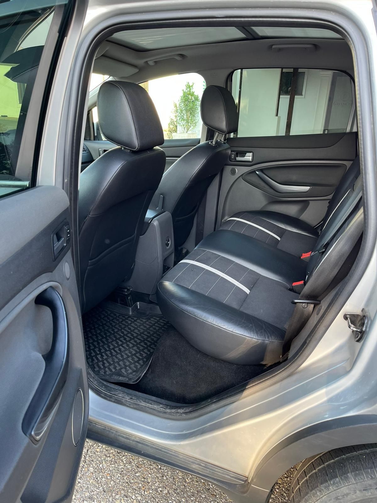 Vând Ford Kuga 4x4 automat