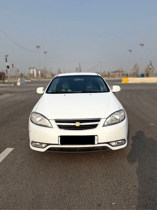 Срочно продается автомобиль Gentra