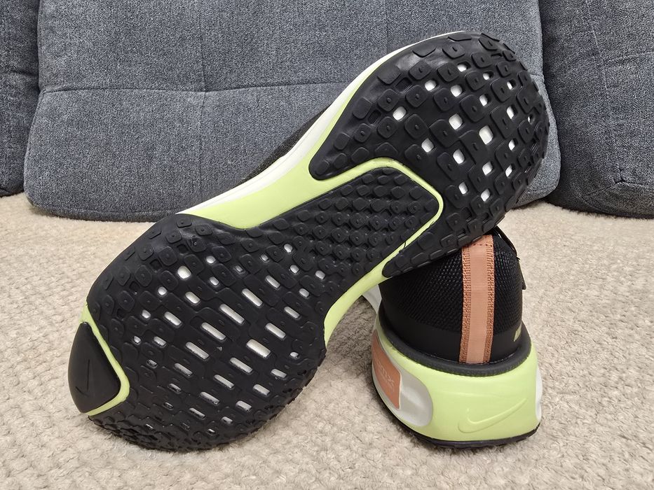 Nike invincible run nr 40 41 42 43 preț 350 lei