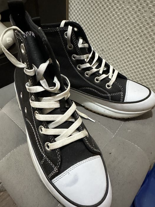 Конверсы б/у состояние отличное неподошли с размером