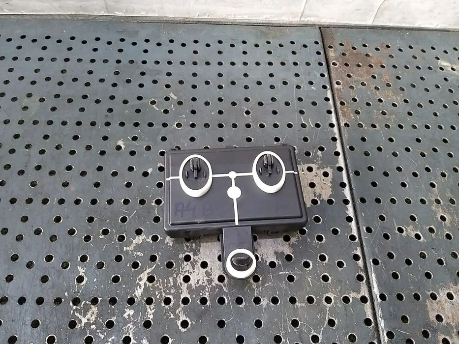 Modul calculator usa stanga fata audi a4 b9 8w 8w0959593m