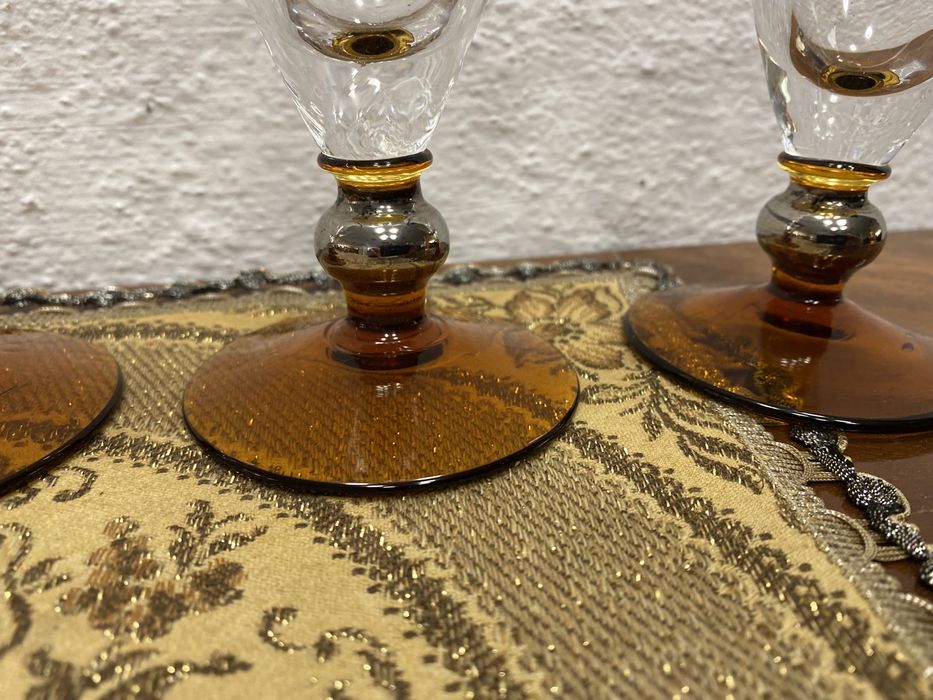 Италиански чаши със столчета от разтопено стъкло