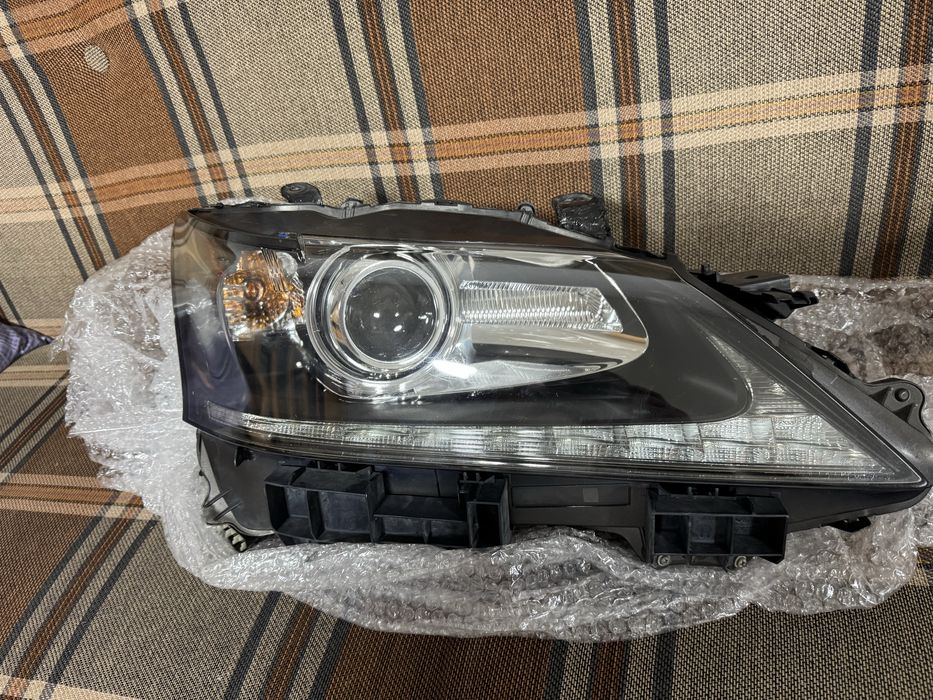 Продам фару от Lexus Gs L10