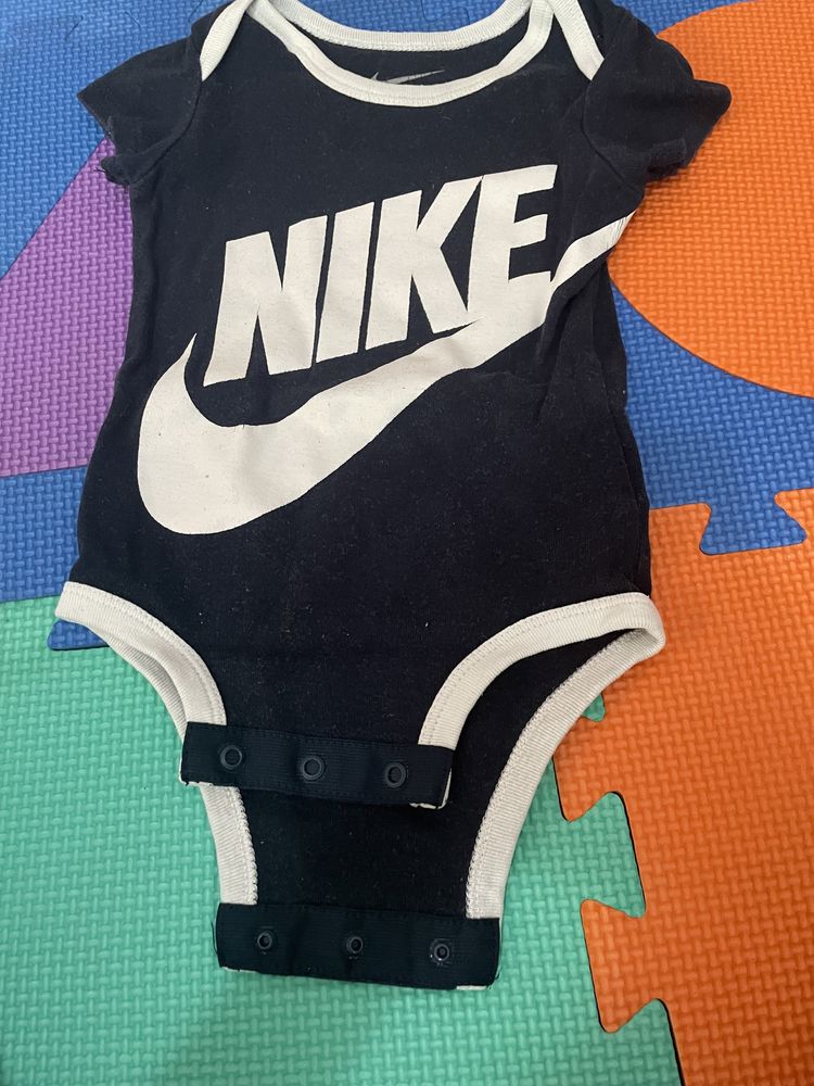 бебешки дрехи 0-3м Nike, Primark, Beneton, Guess