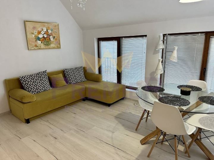 Дава се под наем Двустаен апартамент в Варна, Зимно кино Тракия - 72 кв.м за 561 € - Снимка #4