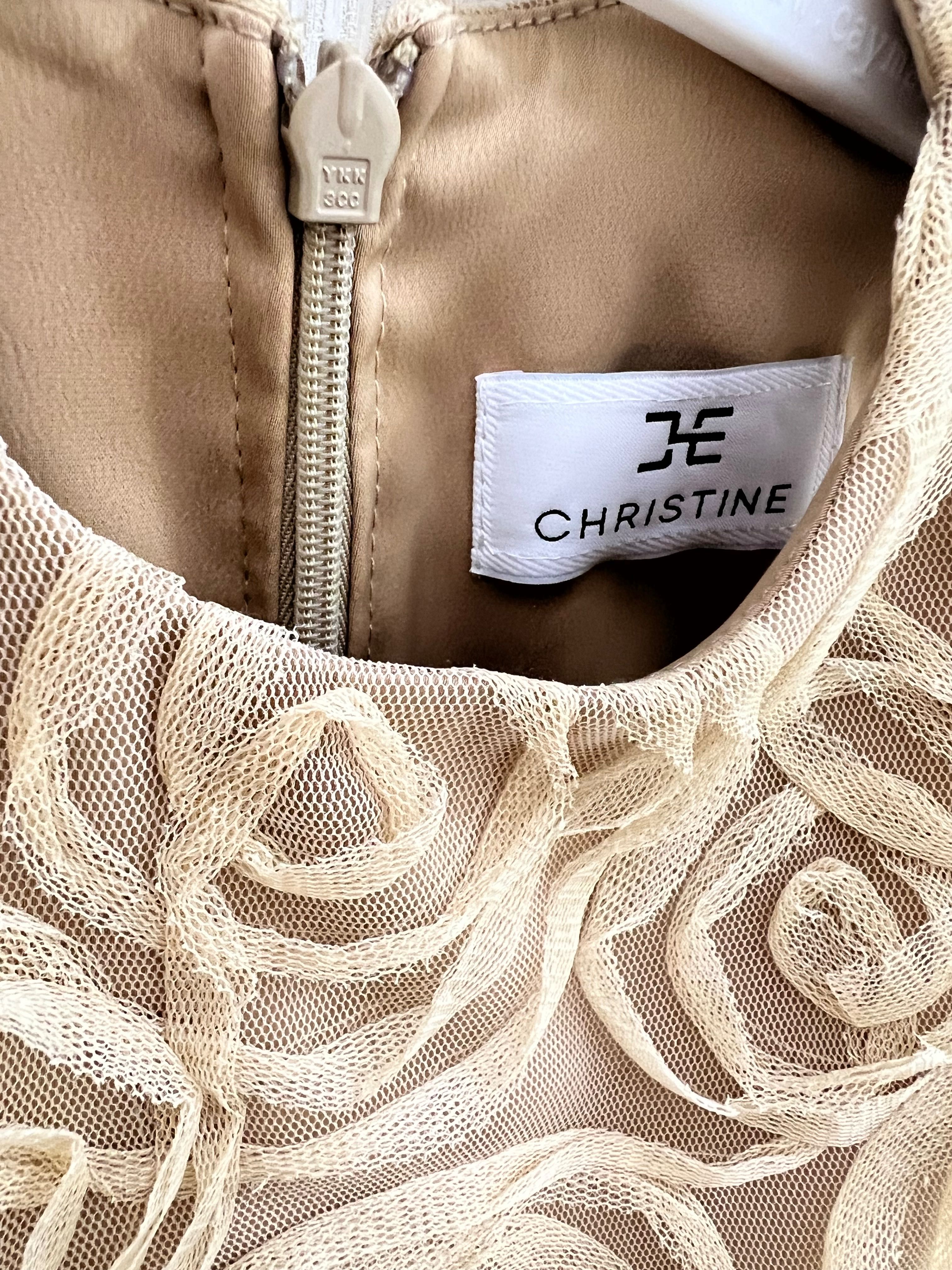 Продавам детска рокля Christine